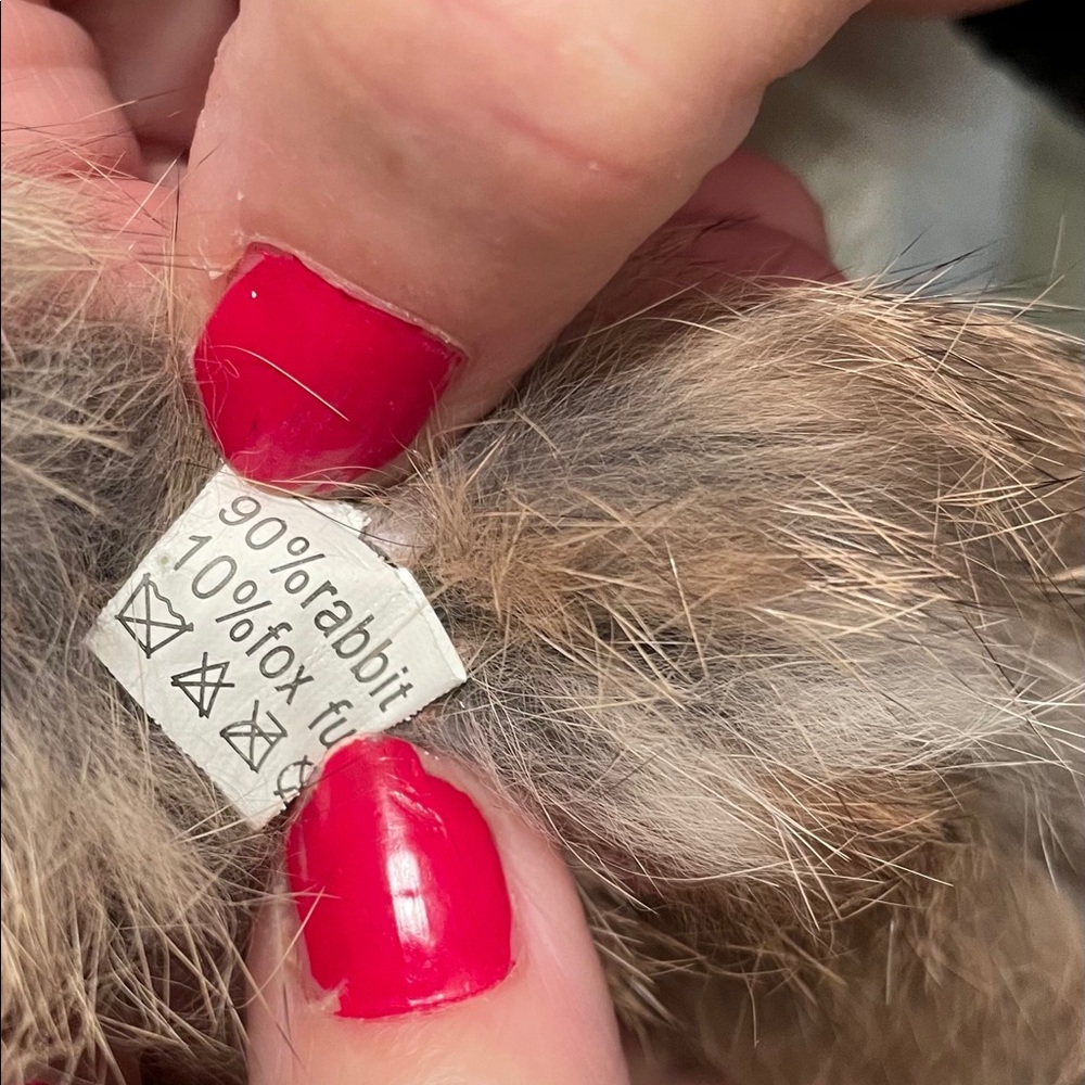 Fur Vest in Rabbit & Fox - Picture 2 of 4